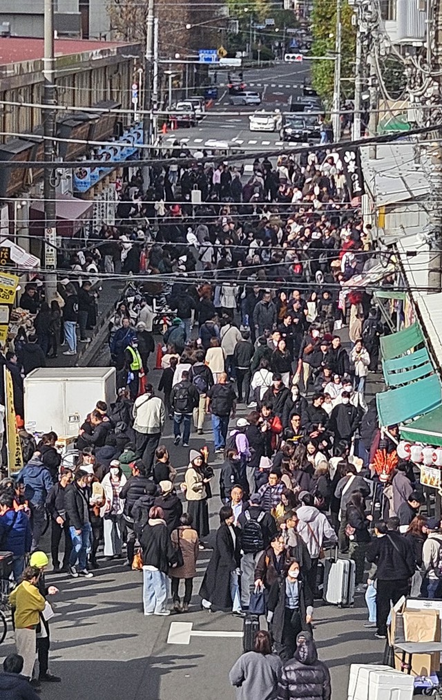 Tsukiji market urges tourists to avoid visiting in year-end - Ảnh 2.