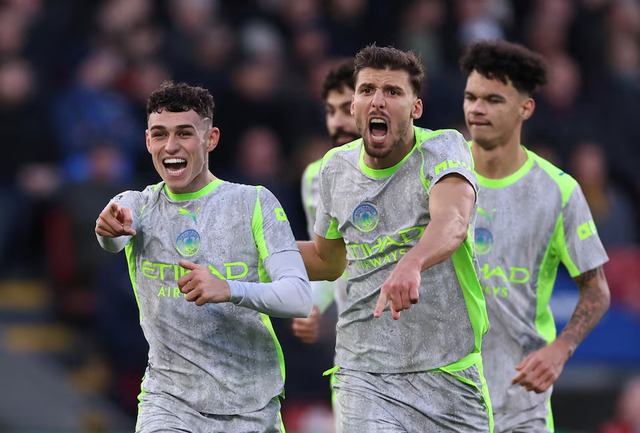 Title-chasing Man City beat Palace 3-0, Villa edge West Ham in five-goal thriller - Ảnh 2. Title-chasing Man City beat Palace 3-0, Villa edge West Ham in five-goal thriller - Ảnh 2.