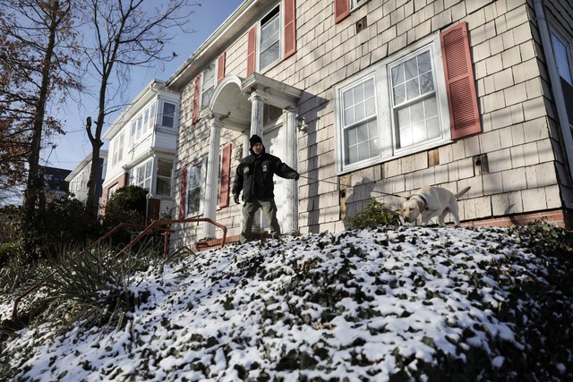 Manhunt for Brown University shooter renewed after police release detained man- Ảnh 3. Manhunt for Brown University shooter renewed after police release detained man- Ảnh 3.