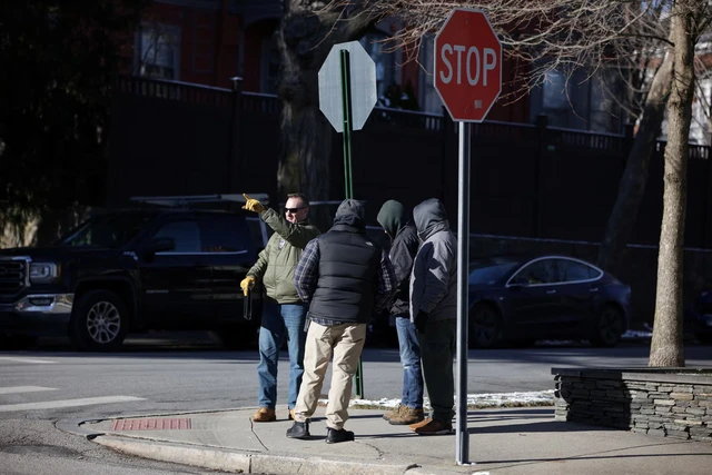Manhunt for Brown University shooter renewed after police release detained man- Ảnh 6. Manhunt for Brown University shooter renewed after police release detained man- Ảnh 6.