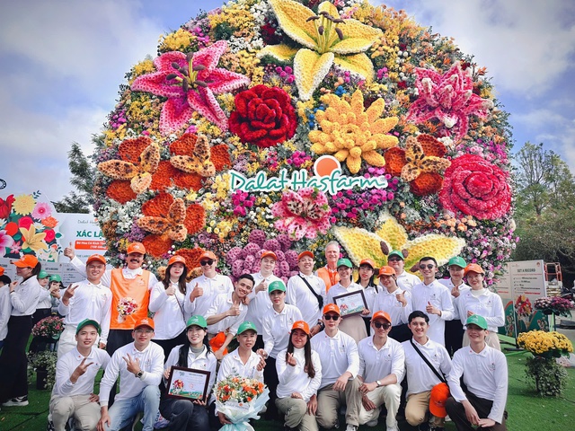 Bó hoa 10 tấn từ 108 loài hoa lập kỷ lục tại Vườn hoa Đà Lạt - Ảnh 5.