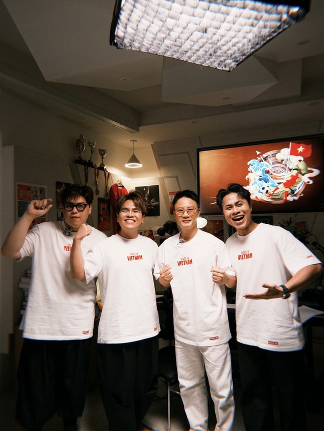 Cầu thủ Đoàn Văn Hậu xuất hiện trong dự án âm nhạc mới của DTAP cùng ca sĩ Hoàng Bách và Phương Thanh - Ảnh 2.