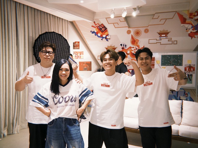 Cầu thủ Đoàn Văn Hậu xuất hiện trong dự án âm nhạc mới của DTAP cùng ca sĩ Hoàng Bách và Phương Thanh - Ảnh 3.