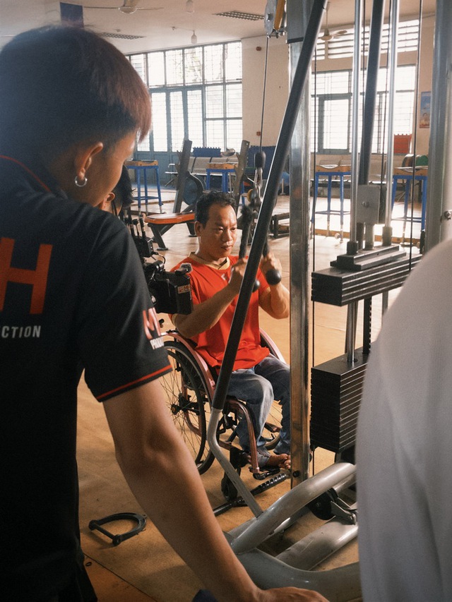 Cầu thủ Đoàn Văn Hậu xuất hiện trong dự án âm nhạc mới của DTAP cùng ca sĩ Hoàng Bách và Phương Thanh - Ảnh 6.