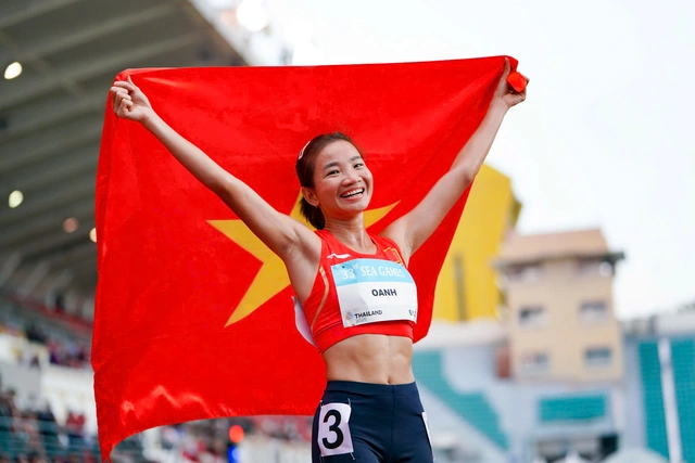 Vietnam’s Nguyen Thi Oanh wins steeplechase gold for 15th title, joins SEA Games athletics greats- Ảnh 5. Vietnam’s Nguyen Thi Oanh wins steeplechase gold for 15th title, joins SEA Games athletics greats- Ảnh 5.