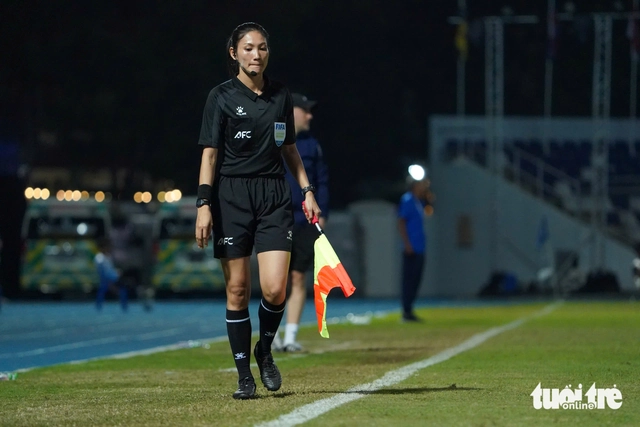 Fans across Southeast Asia slam officiating after Vietnam’s SEA Games women’s football final loss to Philippines - Ảnh 2. Fans across Southeast Asia slam officiating after Vietnam’s SEA Games women’s football final loss to Philippines - Ảnh 2.