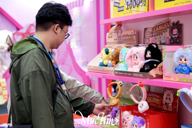 Nô nức tham quan 500 gian hàng triển lãm đồ chơi trẻ em- Ảnh 1.