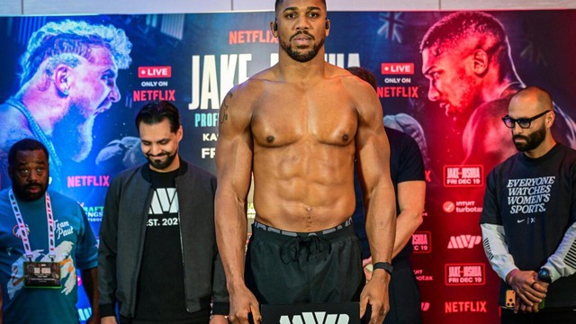 Joshua takes huge weight advantage into Paul fight- Ảnh 1.