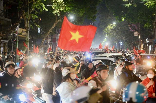 Why Vietnam’s SEA Games football win over Thailand sparks nationwide street celebrations- Ảnh 1.