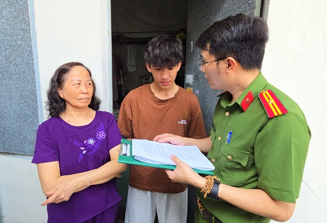 Daytime din or late-night karaoke, Vietnam draws new lines on noise- Ảnh 1.