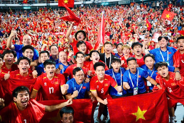 Why Vietnam’s SEA Games football win over Thailand sparks nationwide street celebrations- Ảnh 6.
