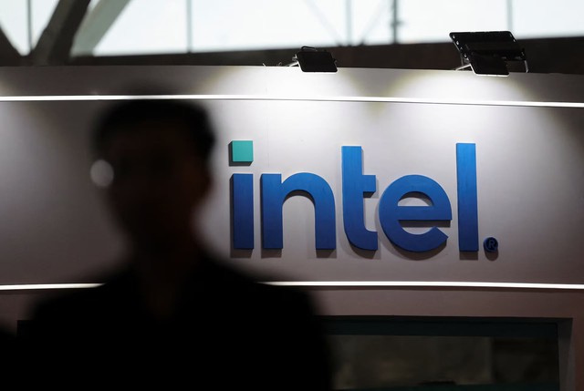 Intel to invest additional $208 million in Malaysia, PM says- Ảnh 1.