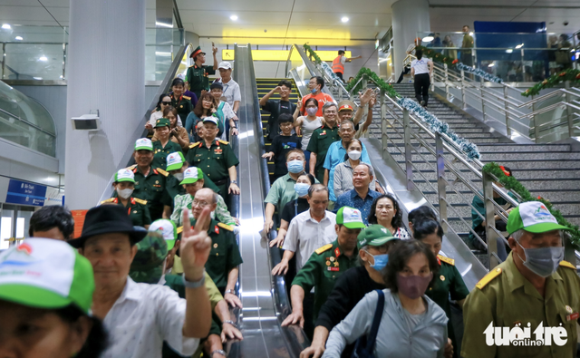 A look back at 1-year operation: How first metro line became part of Ho Chi Minh City life
- Ảnh 12.