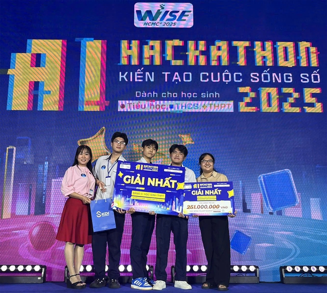 Thiết bị cảnh báo lũ và sạt lở 'made by teen' - Ảnh 1.