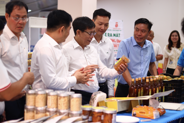 More clean food supply points open for Ho Chi Minh City shoppers
- Ảnh 1. More clean food supply points open for Ho Chi Minh City shoppers
- Ảnh 1.