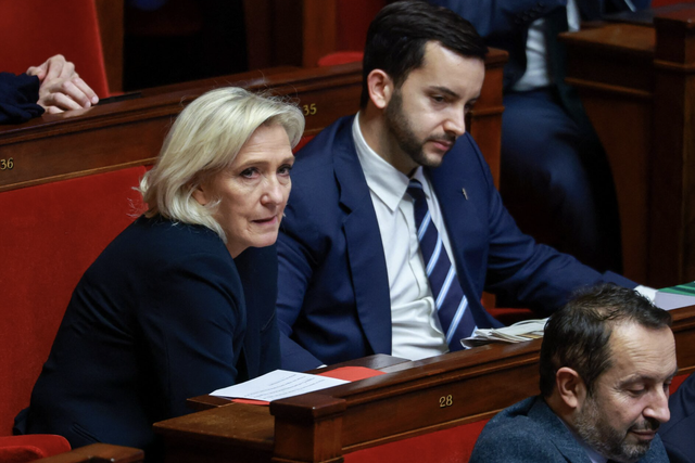 French lawmakers pass emergency rollover budget law
- Ảnh 2.