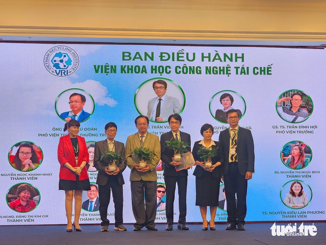 Vietnam launches recycling institute to advance circular economy- Ảnh 1.