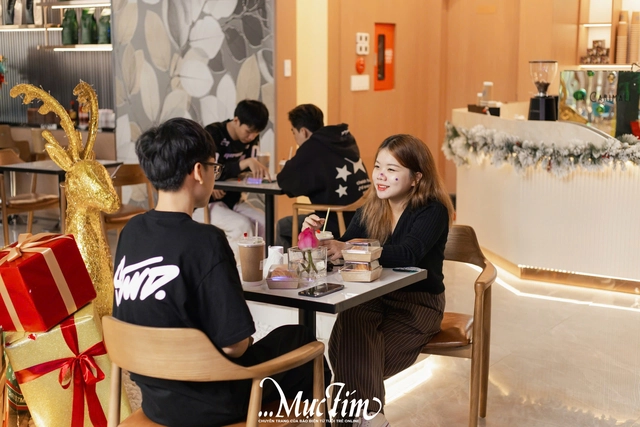 Review quán cà phê hot mạng xã hội của Trường đại học Quốc tế Sài Gòn- Ảnh 10.