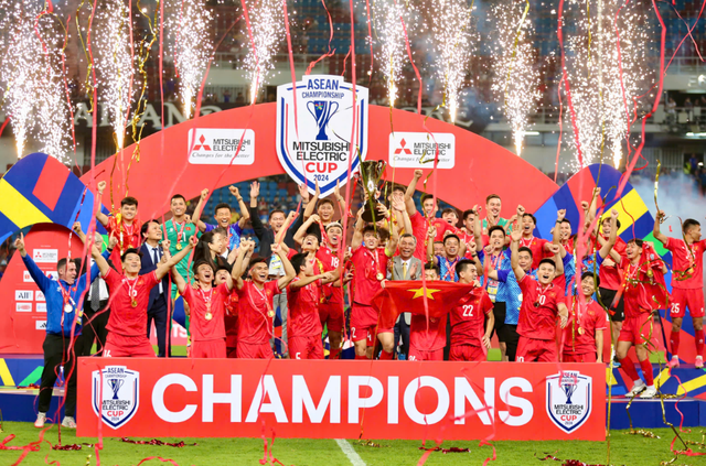 Nhìn lại cú hat-trick của bóng đá Việt Nam năm 2025- Ảnh 1.