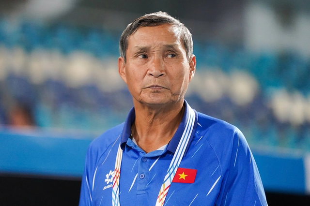 HLV Mai Đức Chung tiếp tục gắn bó với tuyển nữ Việt Nam- Ảnh 1.