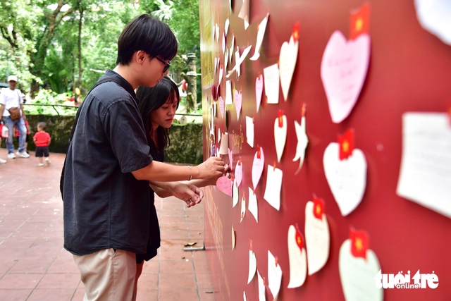 Saigon Zoo offers free evening entry during year-end cultural event - Ảnh 1.