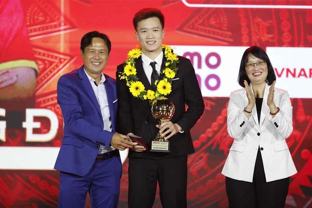 Nguyễn Hoàng Đức là Quả bóng vàng Việt Nam 2025, Nguyễn Đình Bắc sở hữu cú đúp danh hiệu- Ảnh 2.