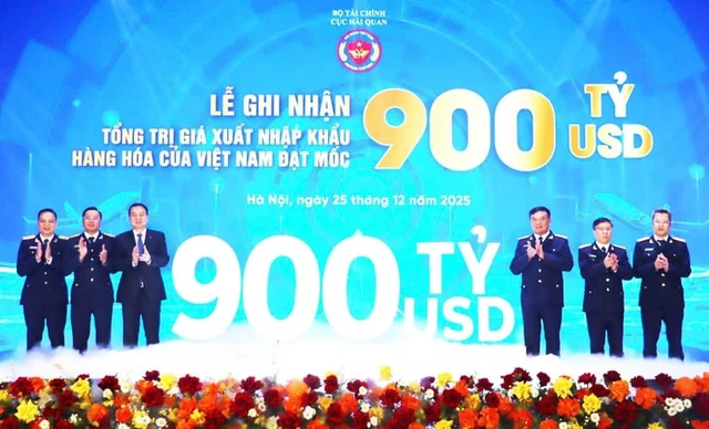 Vietnam posts record $900bn trade, ranks among world’s top 25 economies by trade value - Ảnh 1.