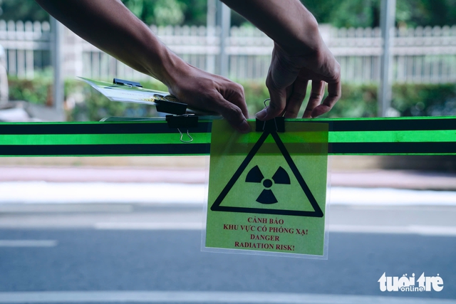 Ho Chi Minh City holds drill simulating radiation incident after traffic accident - Ảnh 6.