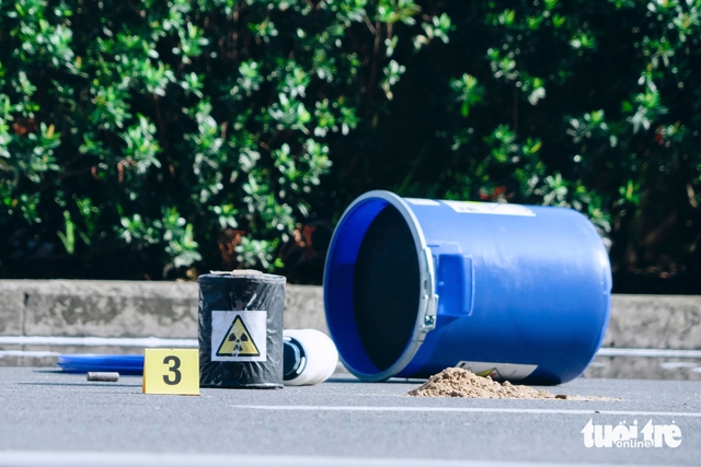 Ho Chi Minh City holds drill simulating radiation incident after traffic accident - Ảnh 8.