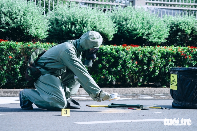Ho Chi Minh City holds drill simulating radiation incident after traffic accident - Ảnh 9.