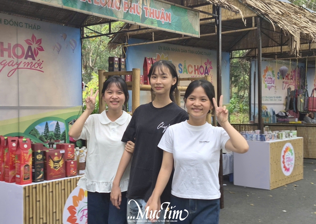 Cận cảnh không khí Festival hoa kiểng Sa Đéc lần thứ II trong ngày khai mạc- Ảnh 17.