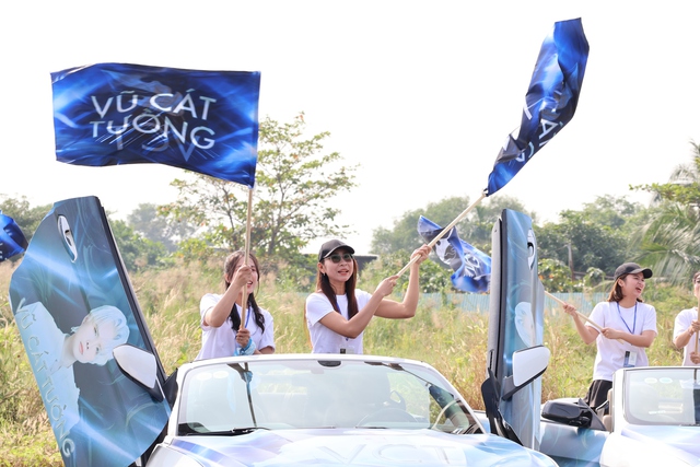 Người hâm mộ háo hức chờ đợi concert Anh trai say hi- Ảnh 8.