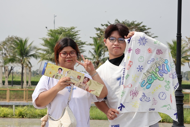 Người hâm mộ háo hức chờ đợi concert Anh trai say hi- Ảnh 3.