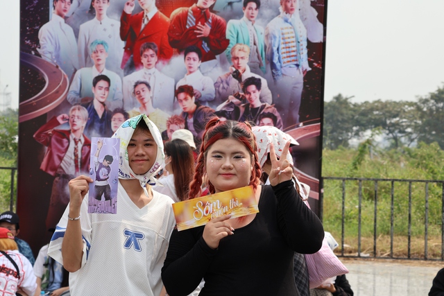 Người hâm mộ háo hức chờ đợi concert Anh trai say hi- Ảnh 5.