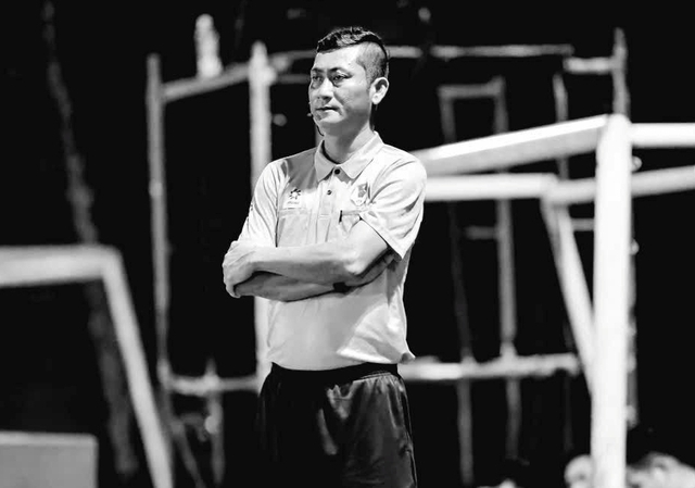Vietnam football referee dies after collapsing during amateur match: reports- Ảnh 1.