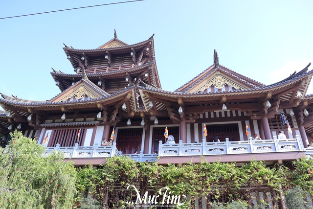 Tu viện Khánh An, tu viện Vĩnh Nghiêm: hai địa điểm chụp ảnh Tết cực hot năm 2026 - Ảnh 2.