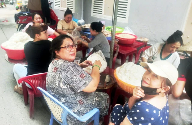 Beyond hidden gems, Ho Chi Minh City alley holds human stories- Ảnh 1.