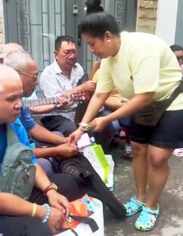 Beyond hidden gems, Ho Chi Minh City alley holds human stories- Ảnh 3.