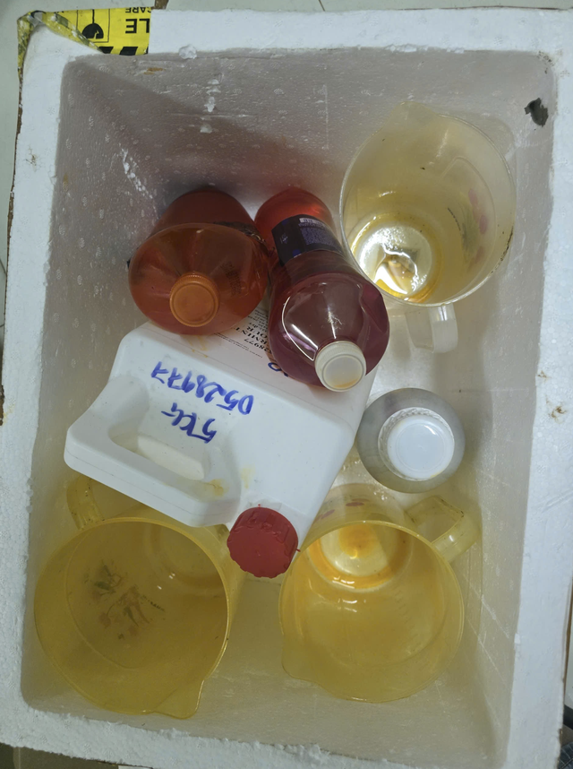 Ho Chi Minh City police arrest 5 for producing fake Thai medicated oil  - Ảnh 3.