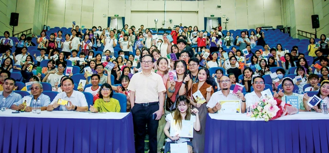 Đọc truyện Kính vạn hoa qua những con số thú vị! - Ảnh 3.