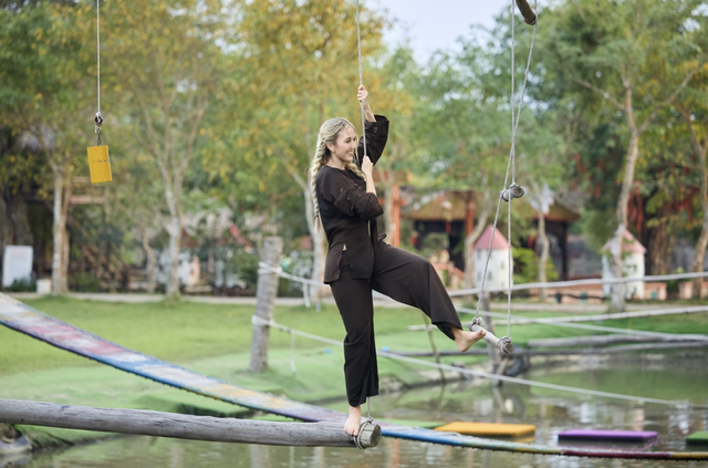 Miss Charm 2025 contestants embrace rural life in Vietnam’s Mekong Delta- Ảnh 7.
