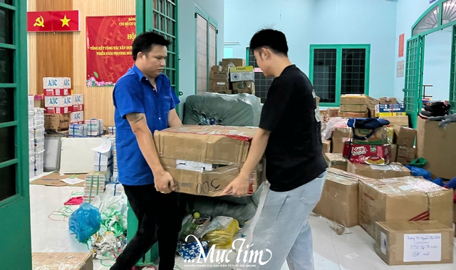 3 chuyến xe chở yêu thương đến học trò Khánh Hòa- Ảnh 3.