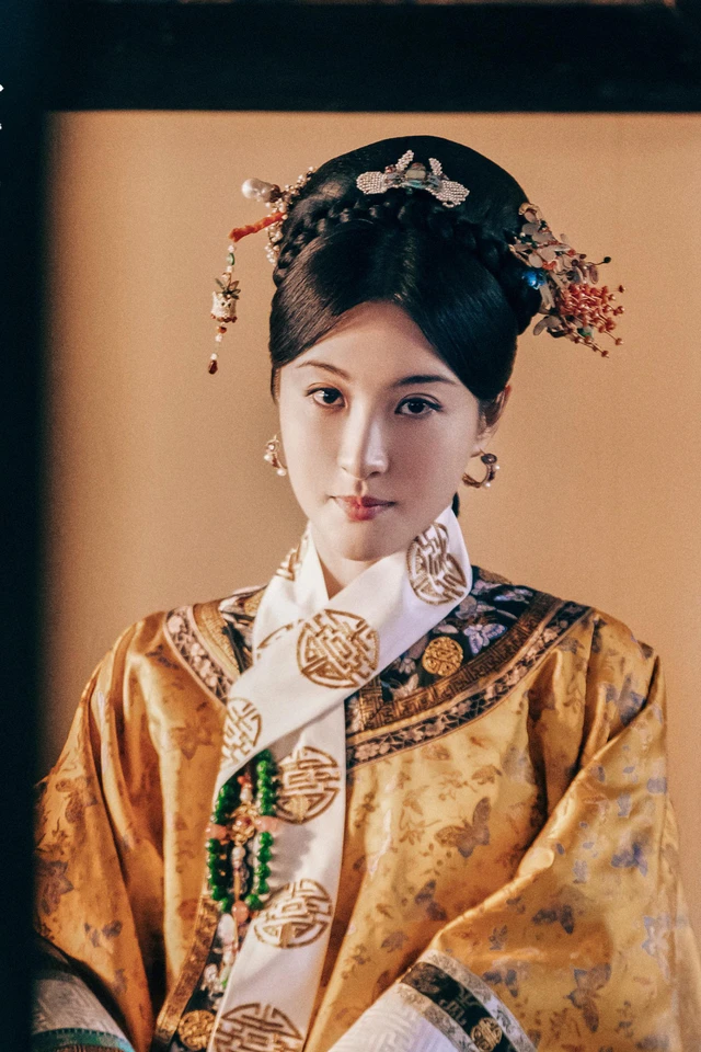 "Thị hậu TVB" Lâm Hạ Vy vừa xuất hiện đã gây ấn tượng- Ảnh 2.