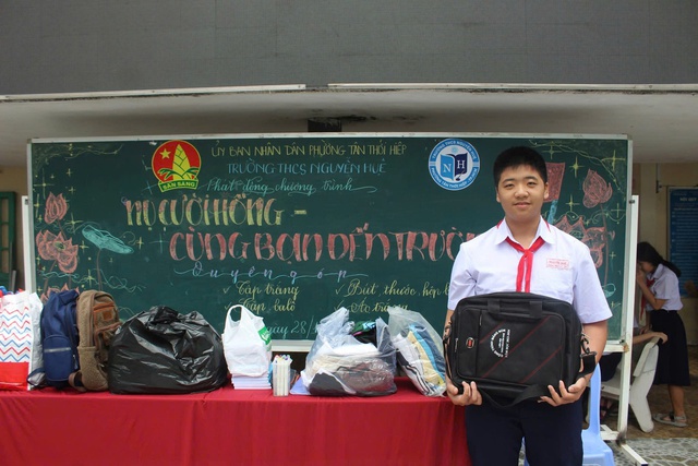 3 chuyến xe chở yêu thương đến học trò Khánh Hòa- Ảnh 2.