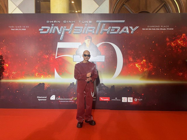 Phan Đinh Tùng quyết tâm ‘toàn cầu hóa’ Khúc ca mừng sinh nhật- Ảnh 1.