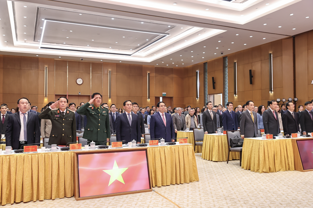 Economic diplomacy delivers nearly 350 agreements for Vietnam in 2025
- Ảnh 1. Economic diplomacy delivers nearly 350 agreements for Vietnam in 2025
- Ảnh 1.