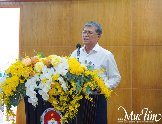 Từ tháng 1-2026, 100% trường học tại TP.HCM hạn chế sử dụng điện thoại trong giờ ra chơi - Ảnh 1.