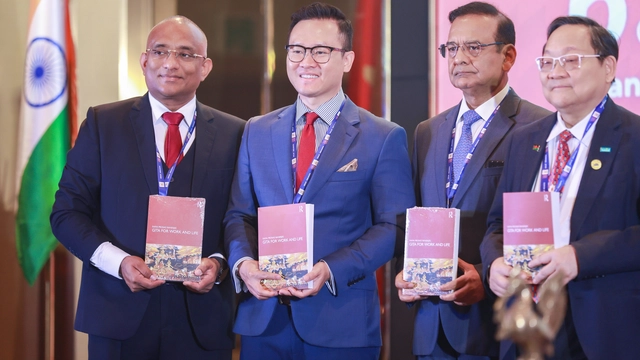 TESOL HCMC leader looks to expand English teaching as city grows, policy shifts - Ảnh 2.