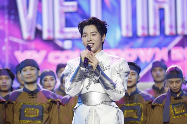 បរិយាកាស​មាន​កម្ដៅ​ខ្លាំង​នៅ​តាម​ទីតាំង​តាំង​បង្ហាញ​កាំជ្រួច - រូបថត​ទី 4។