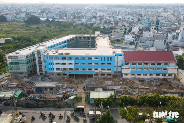 Ho Chi Minh City nears completion of 1st school on former cemetery site- Ảnh 1.